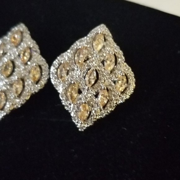 Swarovski Elements Marquise Yellow stone women's Earrings - Picture 3 of 8